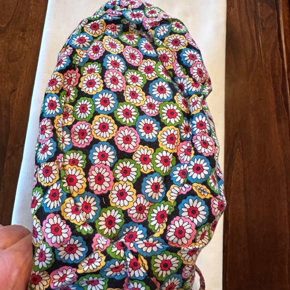 VERA BRADLEY quilted shoulder bag. Jewel tone colors.  EXCELLENT new condition. - Picture 5 of 13